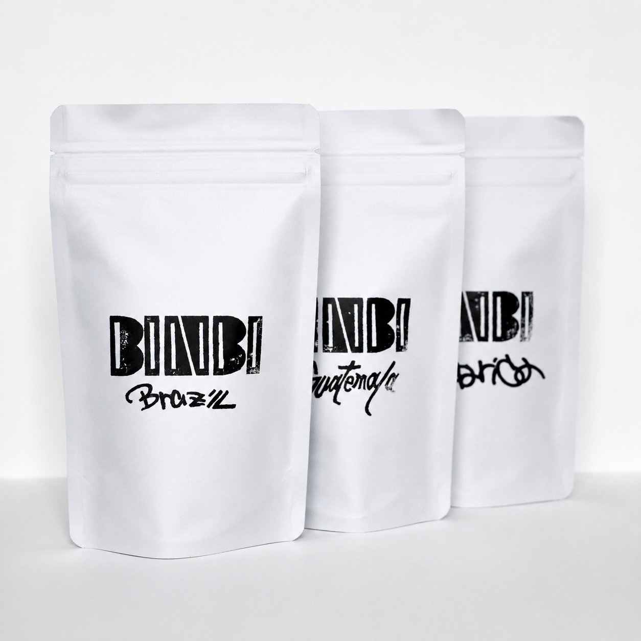 BINBI BELT COFFEEの白いコーヒー豆袋